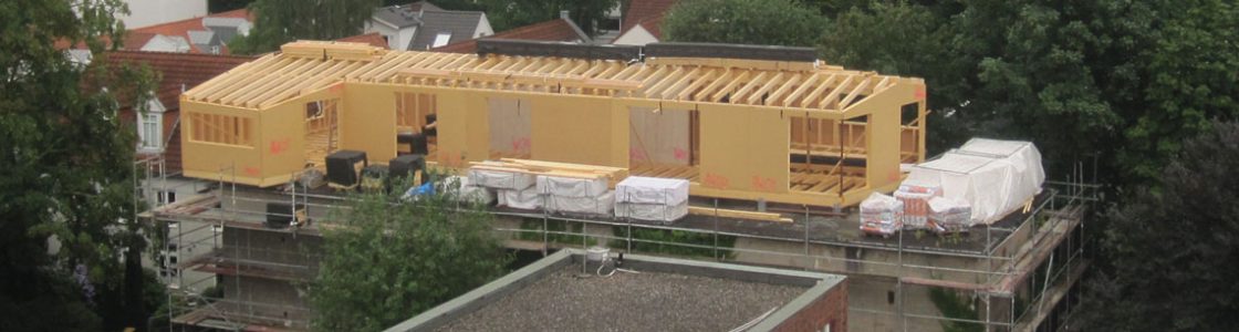 Hochbunker Penthouse im Wohngebiet in Hamburg - Bauphase 6 : Die Holzkonstruktion ist fertig, das Dach ist noch offen