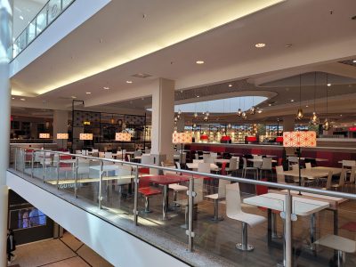 Redesign Food Court Weserpark, der Restaurantbereich befindet sich im 1. Stock des Shopping Centers